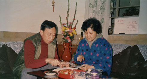 黄俊英和太太崔凌霄,他们用一生演绎了一个郎才女貌的爱情传奇