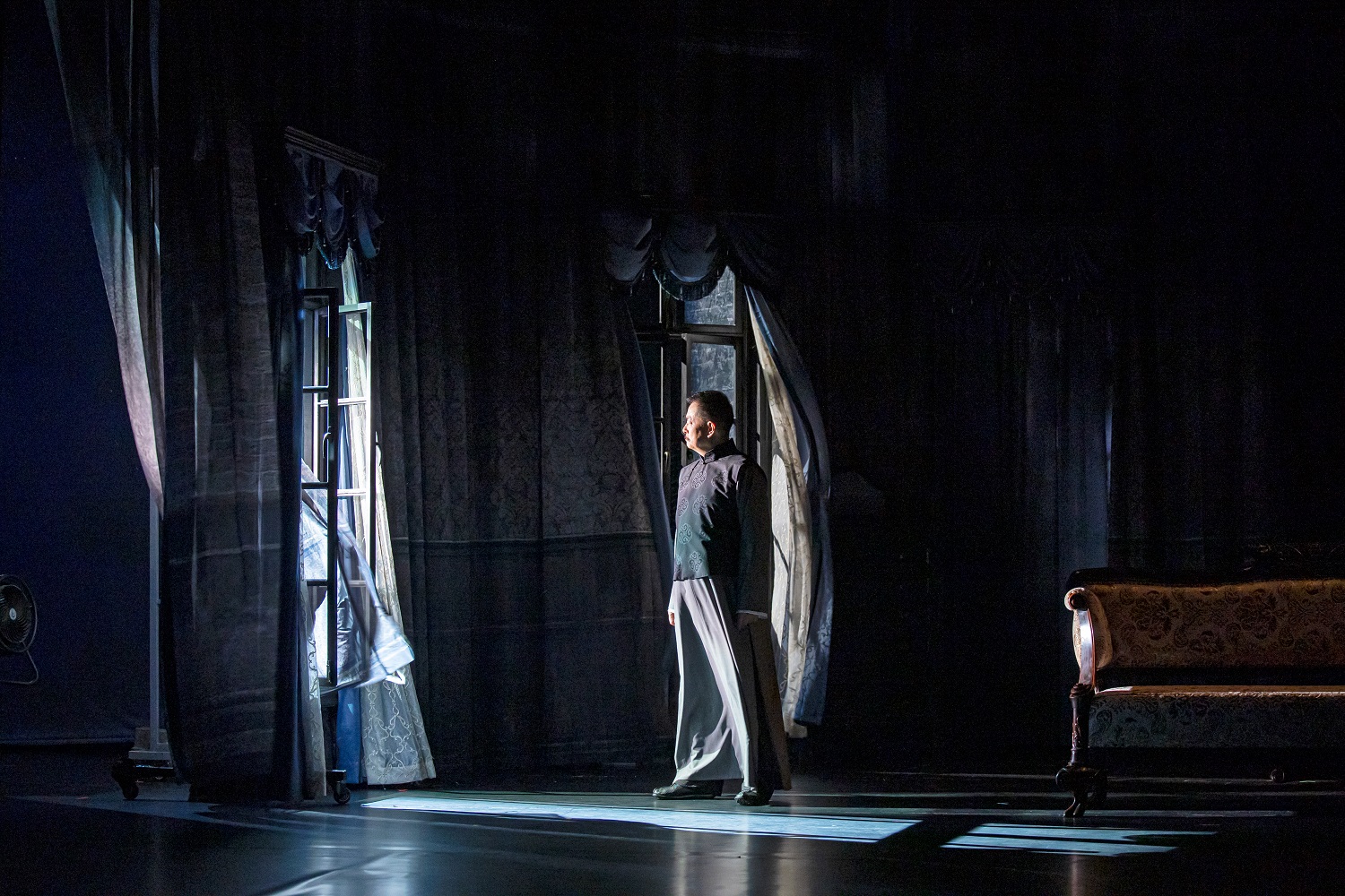 濮存昕,唐烨执导的《雷雨》剧照 李春光摄