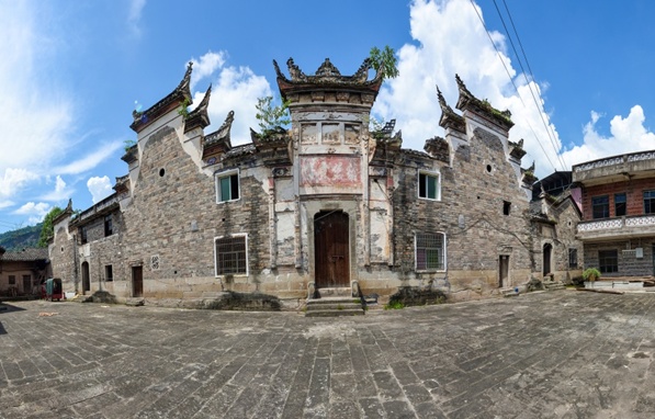 建于清朝道光年间的云阳县双土镇五台村老屋里甘家大院(央广网发 重庆