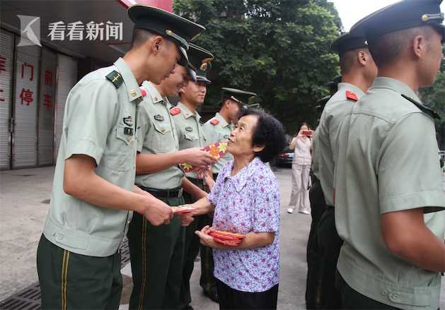 “布鞋奶奶”走了 曾坚持给部队子弟兵送布鞋40年休闲区蓝鸢梦想 - Www.slyday.coM