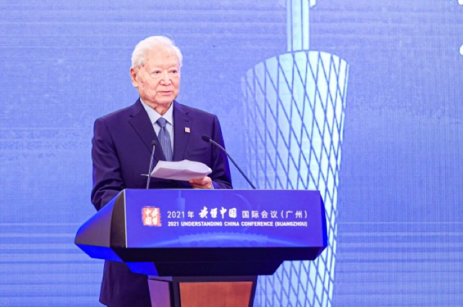 国创会会长郑必坚致辞.国家创新与发展战略研究会供图