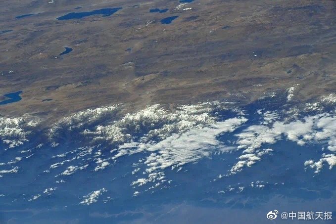 成功抓拍 国际空间站上的宇航员从太空拍摄珠穆朗玛峰