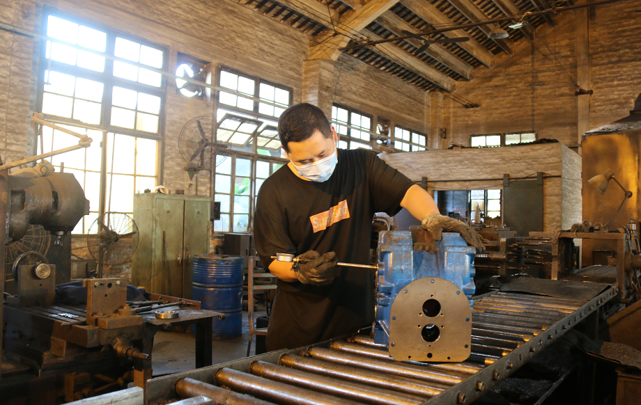 威水！全省第一台手扶拖拉机，原来是在江门这里诞生！休闲区蓝鸢梦想 - Www.slyday.coM