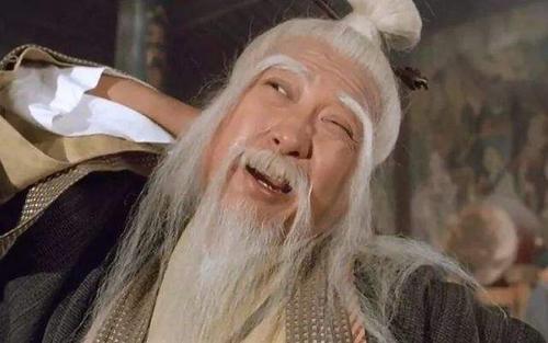 五版张三丰扮演者前二位苍老得成张三丰后三位活成百岁张真人