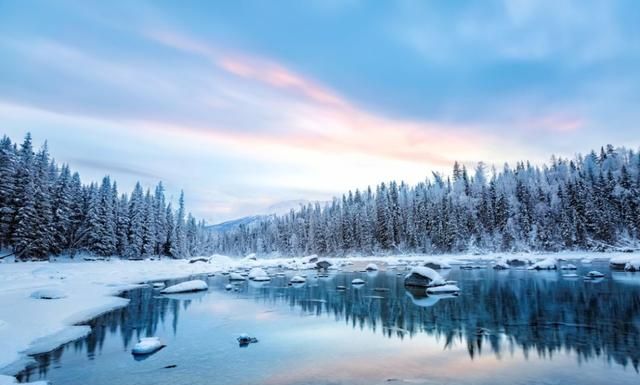 冬之静谧诗四首,雪晴云淡日光寒,一种清孤不等闲,天寒读诗宜静
