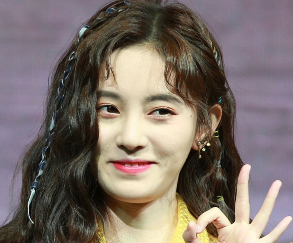 鞠婧祎头像高清 - 实验室设备网