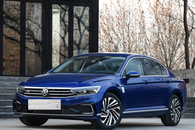 2022款大众迈腾gte版上市14升油耗8年质保2379万起售