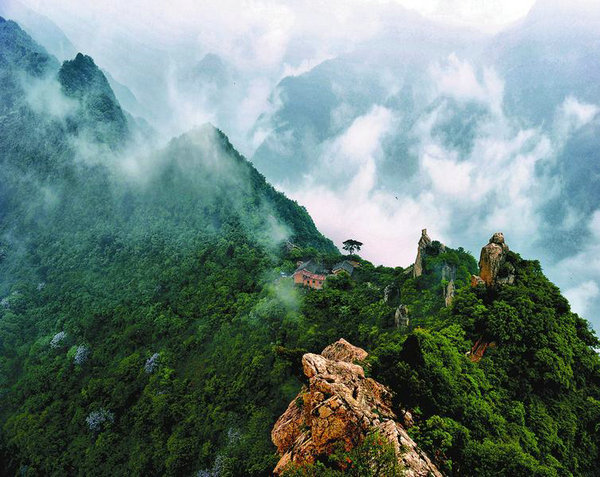 韩立建设秦岭生态屏障森林防火工作