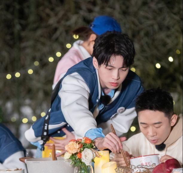 《名侦探学院》擅自使用素人肖像,把对方P成秃头,本人发文维权休闲区蓝鸢梦想 - Www.slyday.coM