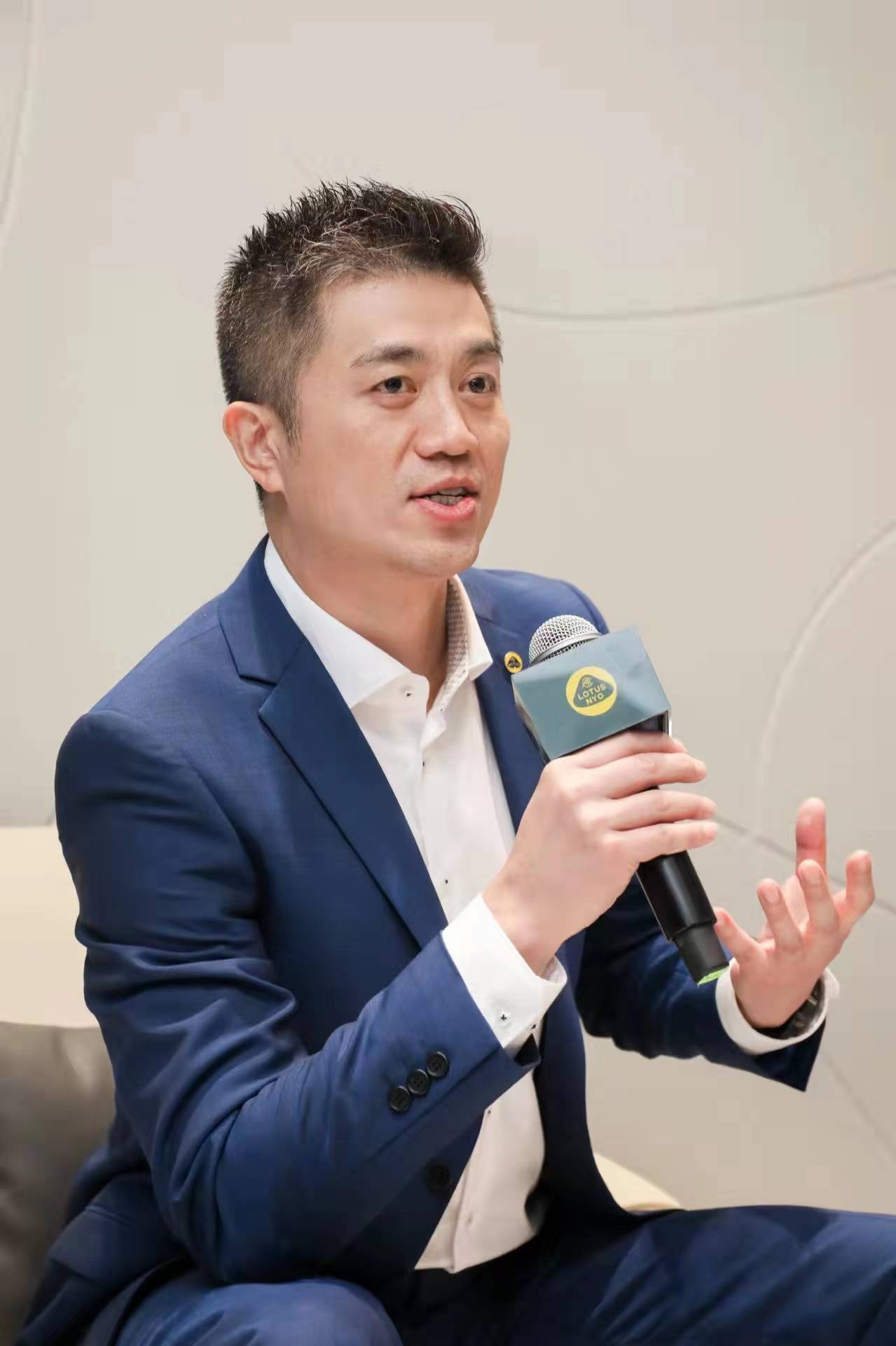 对话冯擎峰明年四季度开始交付858万的路特斯emira卖给谁