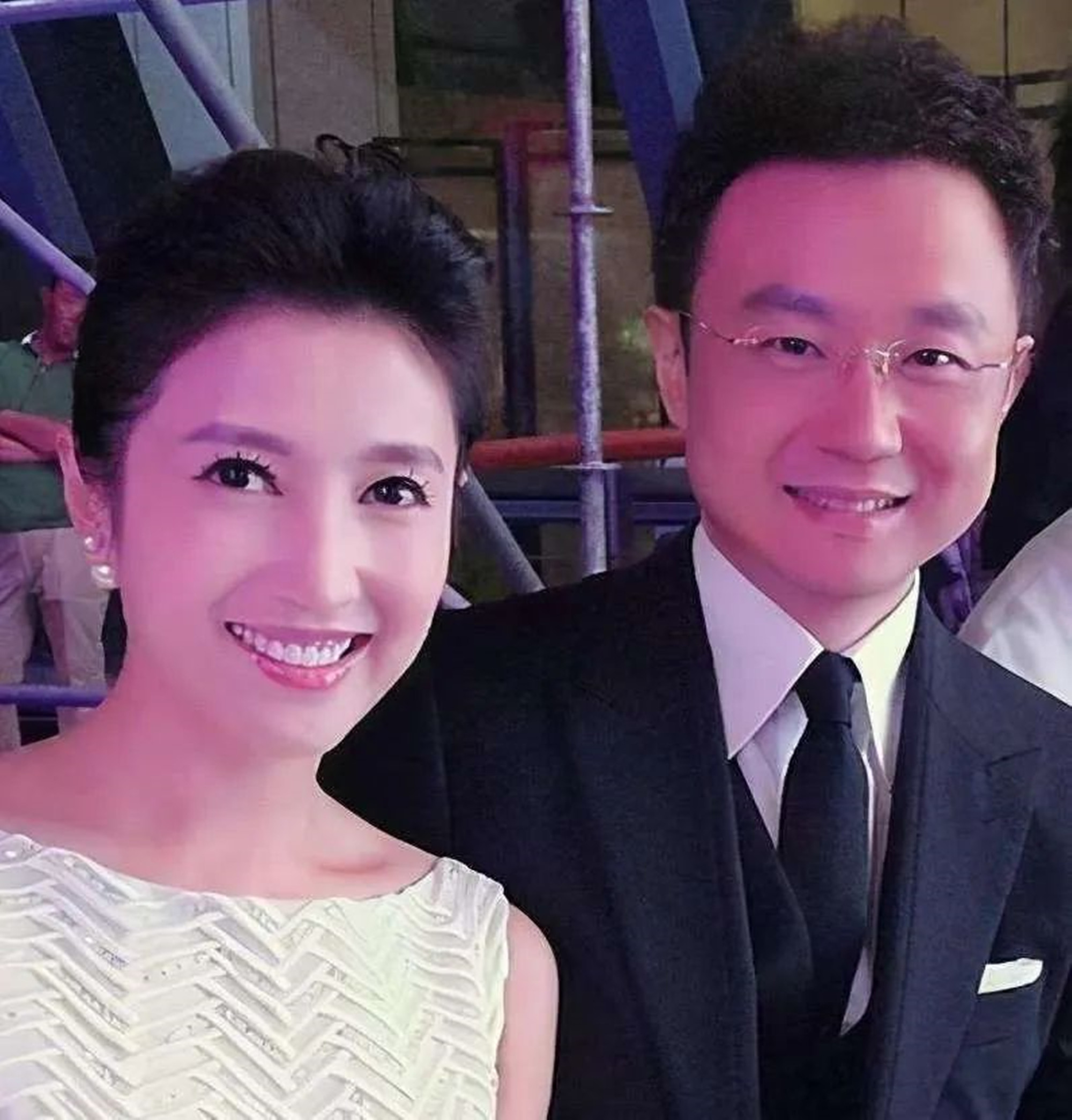 有人一见钟情,有人"分居"15年,却越来越爱|春妮|王宁|主持人_新浪新闻