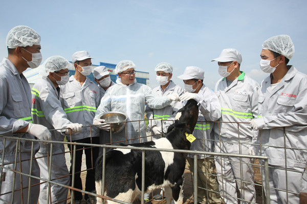 伊利牛二代训练营学员参加技能培训(企业供图,央广网发)