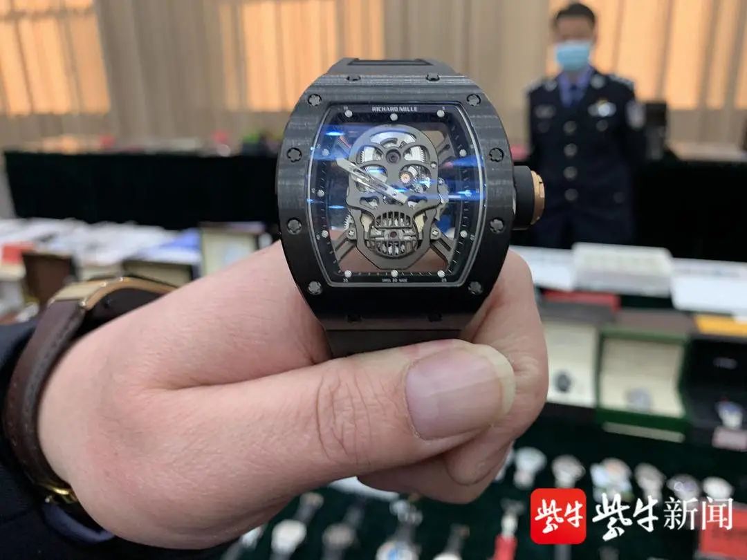 王思聪800万同款表只要2万破案了
