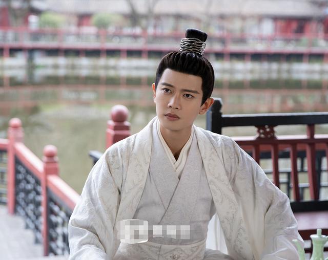 任嘉伦：古装界的扛把子，《请君》将军造型好帅，梦回周生辰休闲区蓝鸢梦想 - Www.slyday.coM