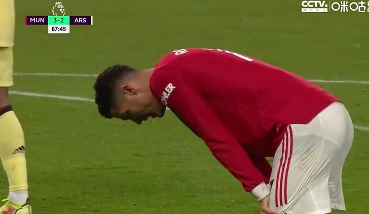 曼联第87分钟反击,36岁c罗急速奔袭后累得双手撑腿直喘气|曼联