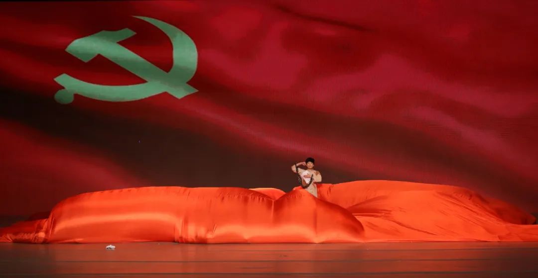 温暖！感动！却充满力量~特殊的日子，邀您见证这台没有明星的晚会！休闲区蓝鸢梦想 - Www.slyday.coM