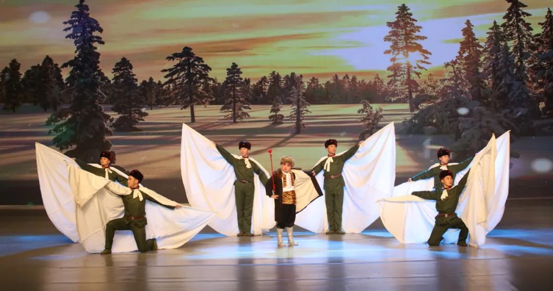 温暖！感动！却充满力量~特殊的日子，邀您见证这台没有明星的晚会！休闲区蓝鸢梦想 - Www.slyday.coM