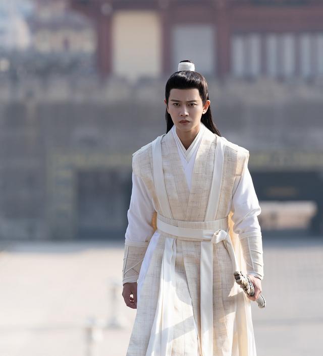 任嘉伦：古装界的扛把子，《请君》将军造型好帅，梦回周生辰休闲区蓝鸢梦想 - Www.slyday.coM