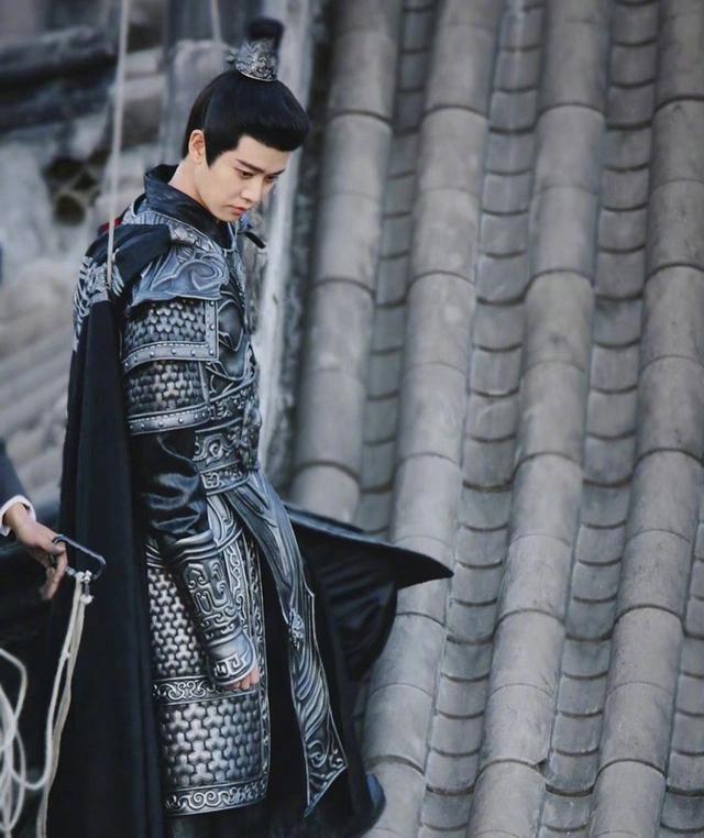 任嘉伦：古装界的扛把子，《请君》将军造型好帅，梦回周生辰休闲区蓝鸢梦想 - Www.slyday.coM