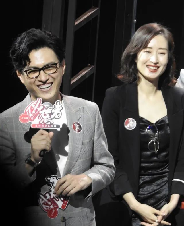 靳东刘敏涛再相聚时隔6年2人齐齐为伪装者打call