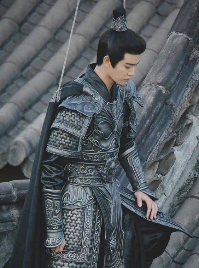 任嘉伦：古装界的扛把子，《请君》将军造型好帅，梦回周生辰休闲区蓝鸢梦想 - Www.slyday.coM