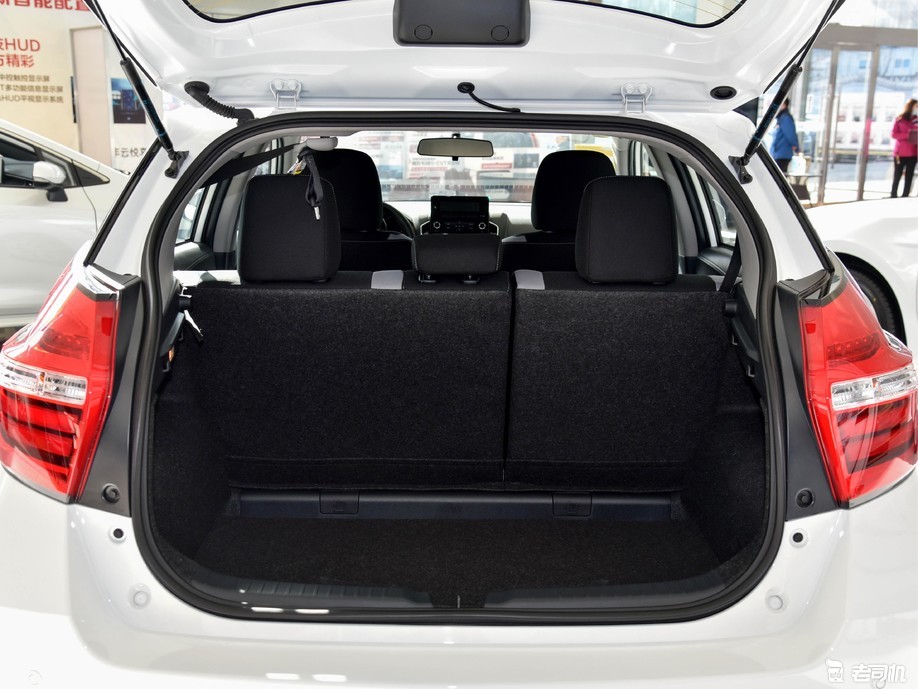 经济省油成本低时尚代步好选择小哥带你一起看丰田yarisl致炫