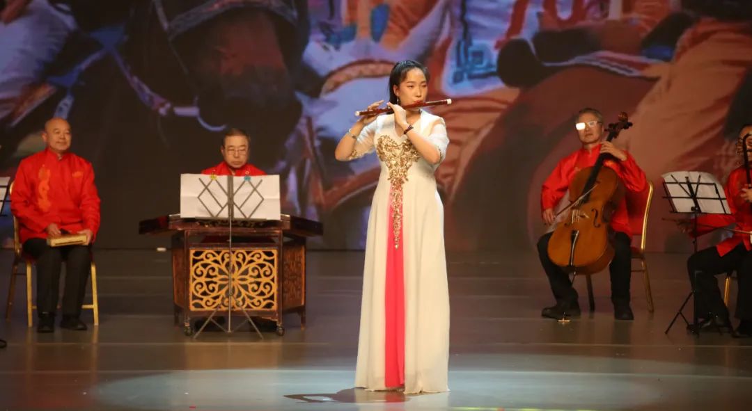 温暖！感动！却充满力量~特殊的日子，邀您见证这台没有明星的晚会！休闲区蓝鸢梦想 - Www.slyday.coM