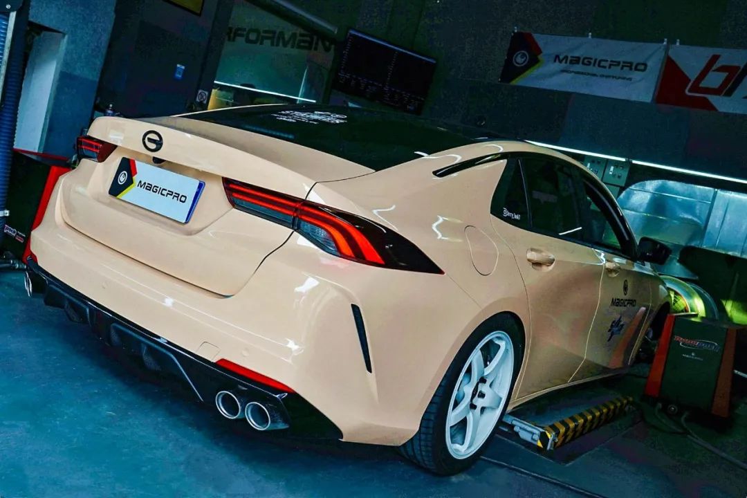 传祺影豹改装轻松达200匹337牛米加强底盘操控再进化