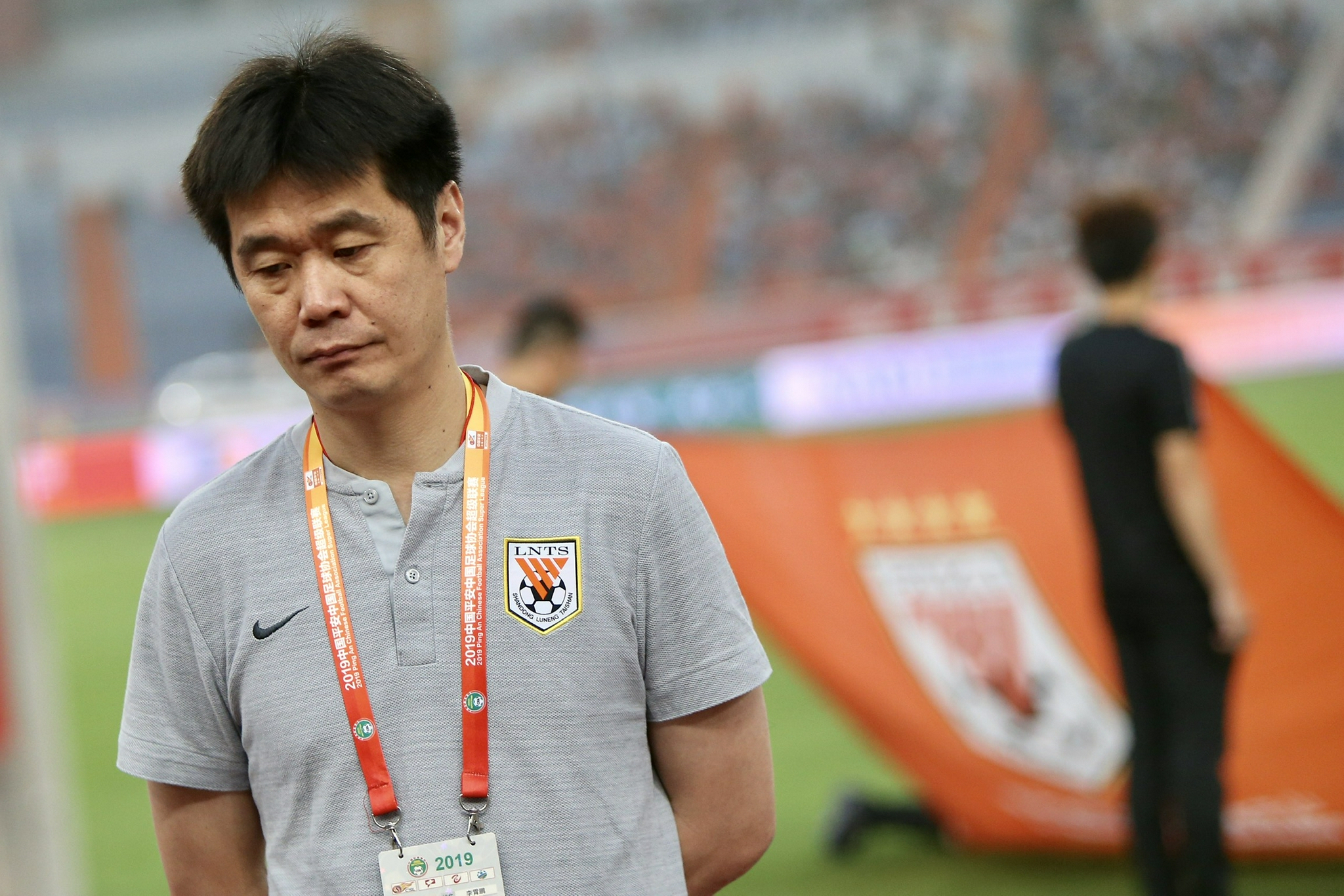 李霄鹏会在国足复制鲁能模式 前锋放3个大高中锋 长传冲吊吗