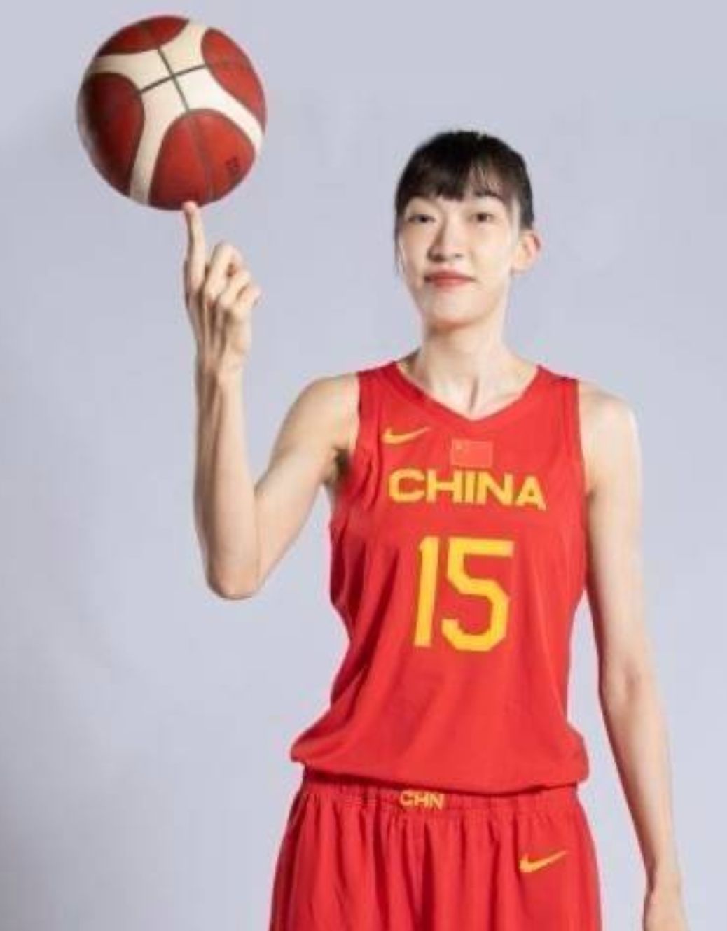 最好地诠释偶像的意义!女篮球员韩旭评价肖战:不忘初心!|肖战|韩旭|女