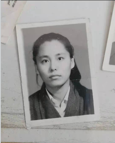 父亲母亲年轻的时候也曾英俊潇洒,文质彬彬|证件|老照片|证件照_新浪