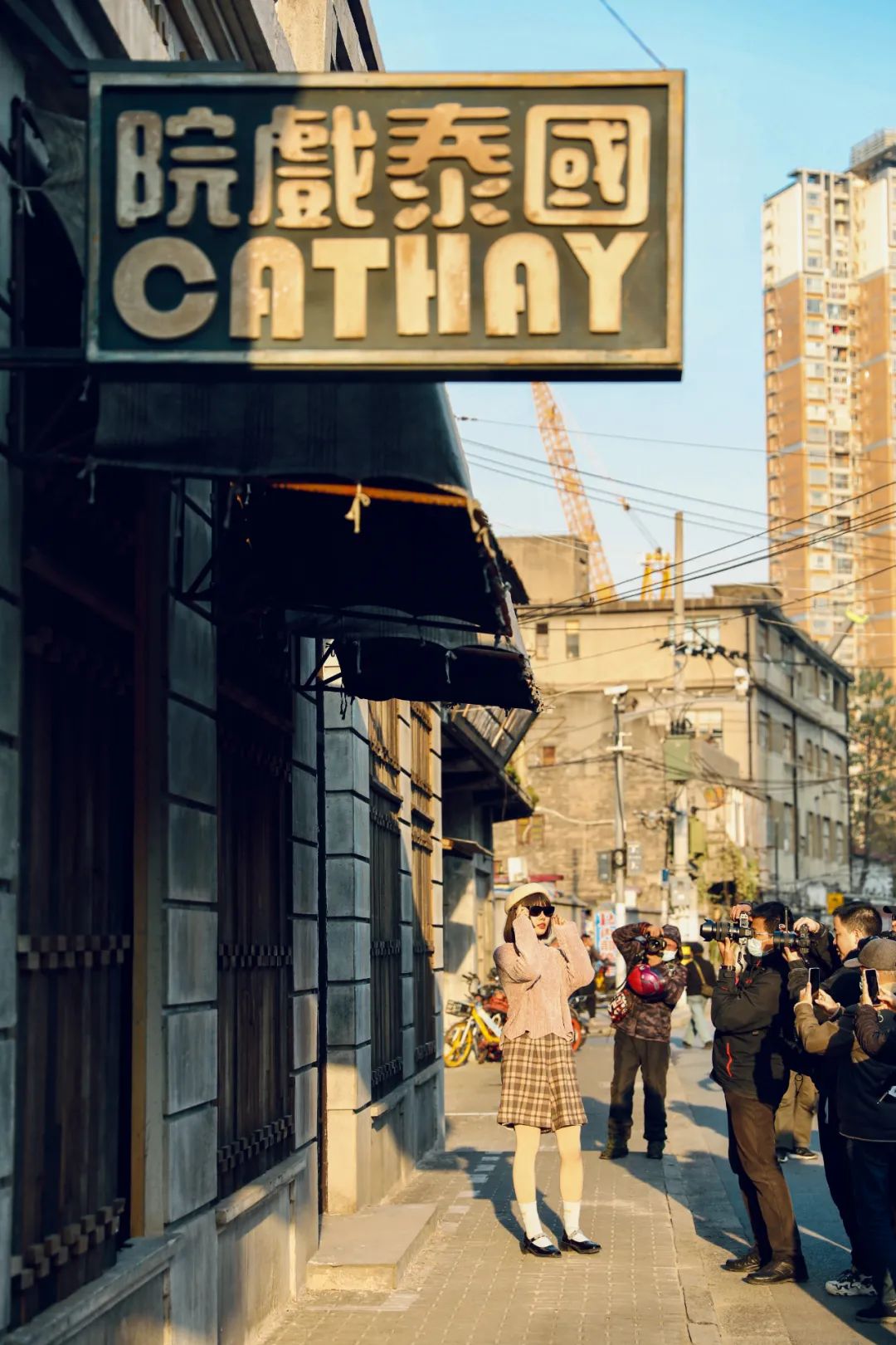 上海“民国风”老街突然爆红？原来是梁朝伟、王一博新片在此取景休闲区蓝鸢梦想 - Www.slyday.coM