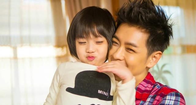 林志颖晒大儿子近况，12岁的kimi跟他一样高，体型比爸爸还要壮休闲区蓝鸢梦想 - Www.slyday.coM