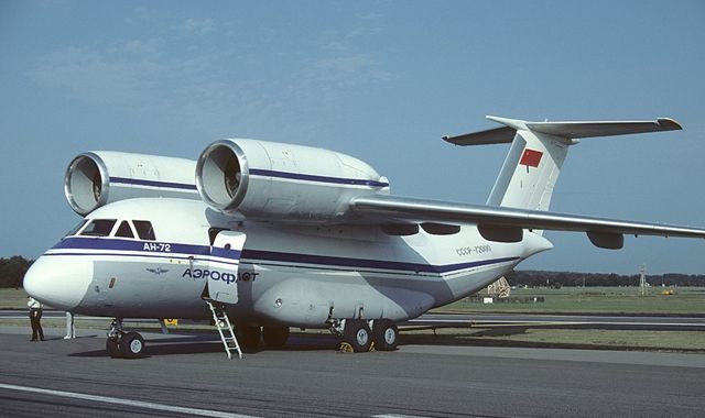 肩扛发动机的飞机,苏联安-72短距起降运输机|运输机|起降|飞机_新浪