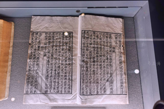 浙江小县城的博物馆,凭借一块石头成名,就藏在风景秀美的千岛湖旁休闲区蓝鸢梦想 - Www.slyday.coM