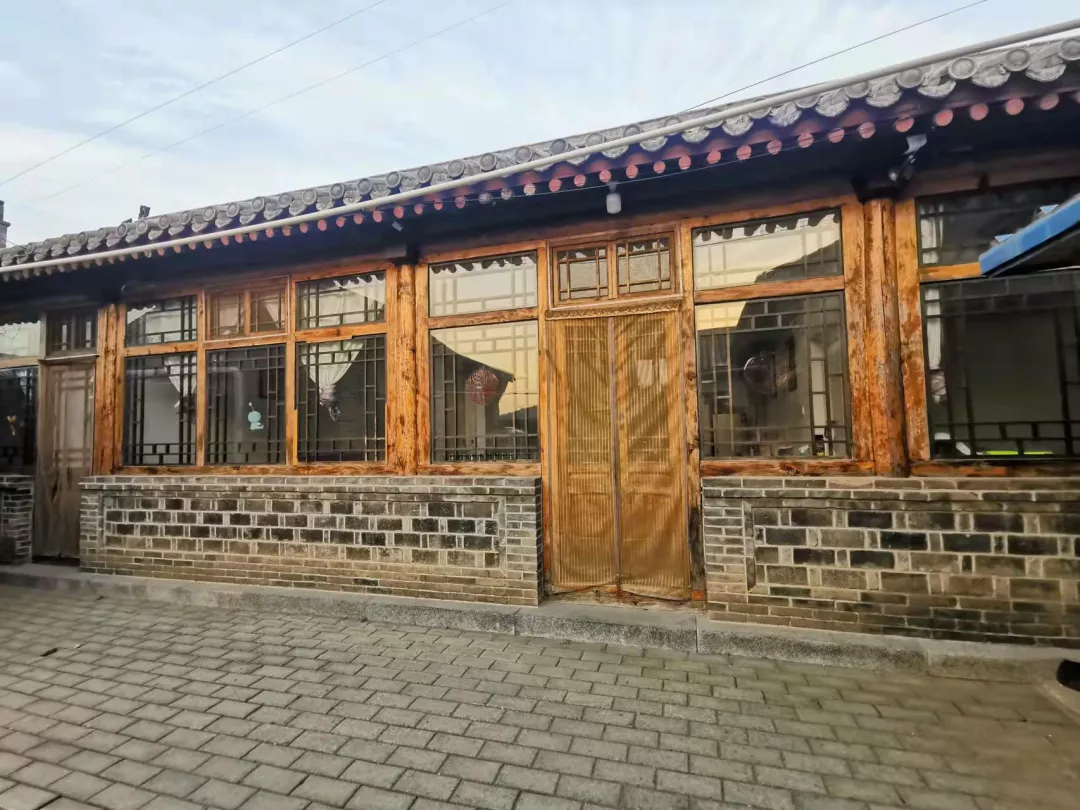 花墙砖和彩钢顶毁了农村房屋美感延庆青砖灰瓦的院子出租受欢迎