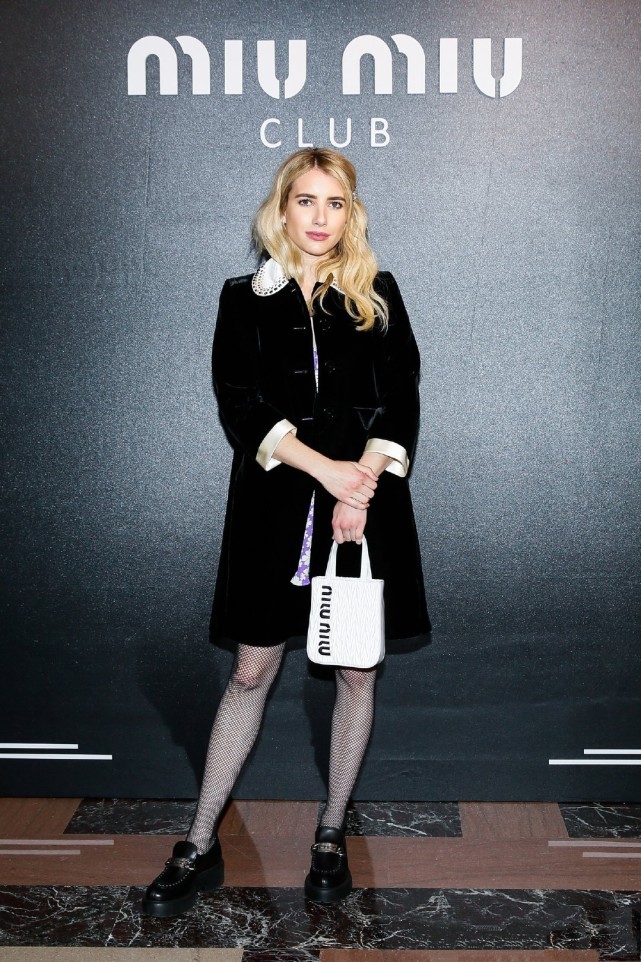 室内甜美娇俏室外气场十足,超赞|艾玛罗伯茨|小个子|款式_新浪新闻