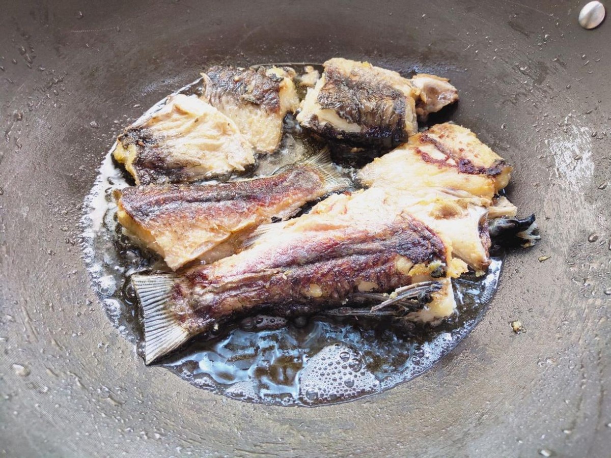 自制豆豉鲮鱼香气扑鼻味道可口咸香下饭看完就能学会