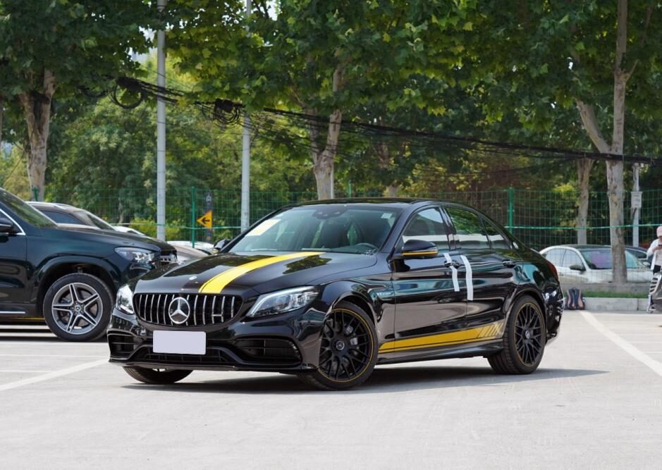 v8绝唱奔驰amgc63暗夜版41s破百引擎声依然洪亮