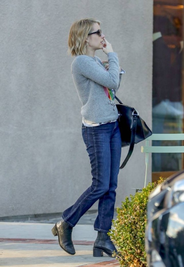 艾玛罗伯茨冬季保暖造型好给力室内甜美娇俏室外气场十足超赞