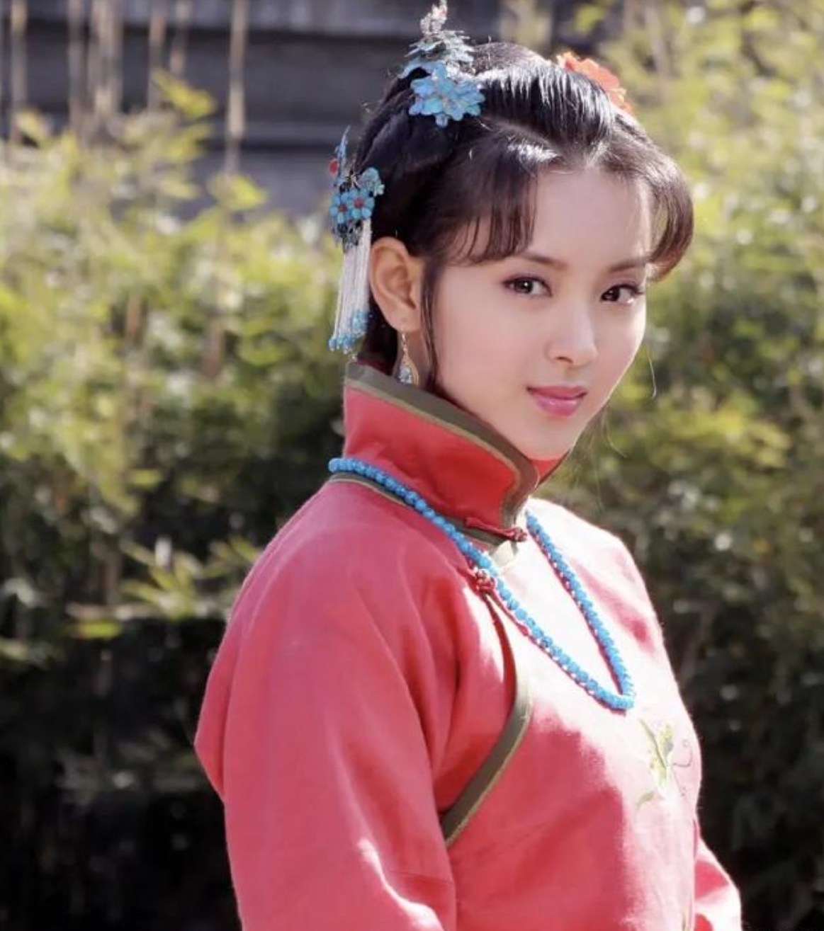 杨超越与小刘佳面部相似度高达95%,锦鲤体质却相差甚远|刘佳|锦鲤