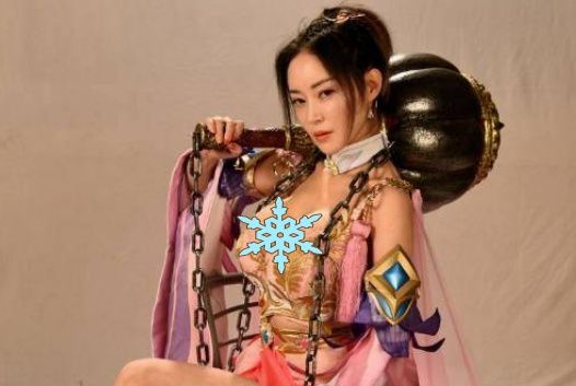 岳云鹏挂在嘴边的“铁锤妹妹”,原来是宅男女神,身材令人羡慕休闲区蓝鸢梦想 - Www.slyday.coM 岳云鹏挂在嘴边的“铁锤妹妹”,原来是宅男女神,身材令人羡慕休闲区蓝鸢梦想 - Www.slyday.coM