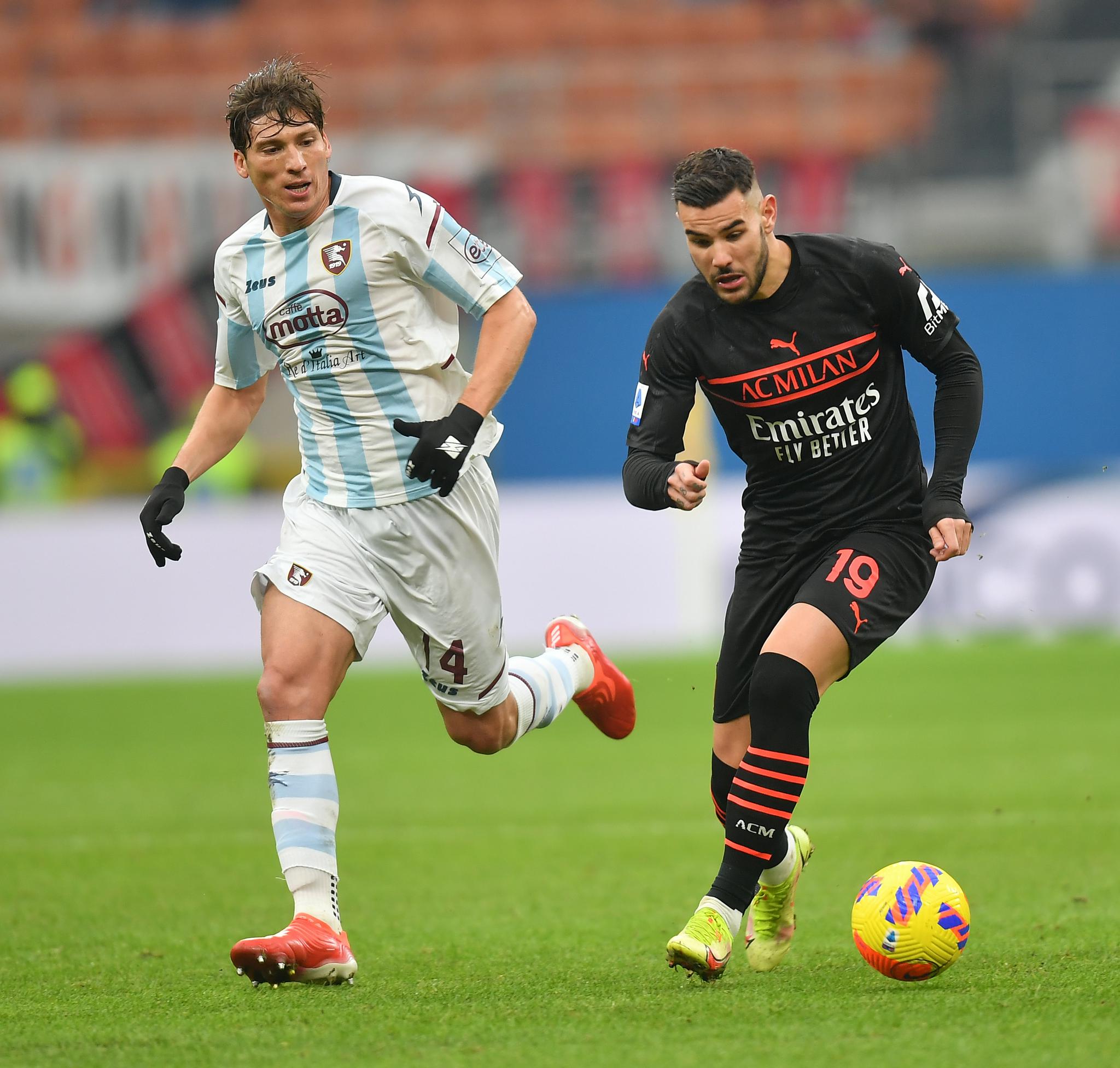 足球意甲ac米兰胜萨勒尼塔纳