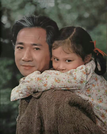 李志舆的妻子洪融也是一名演员.