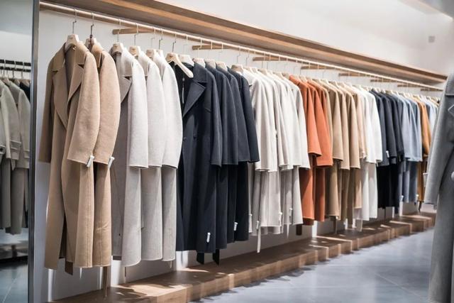 高仿的衣服可以进商场卖么_高仿商场同款衣服哪里买