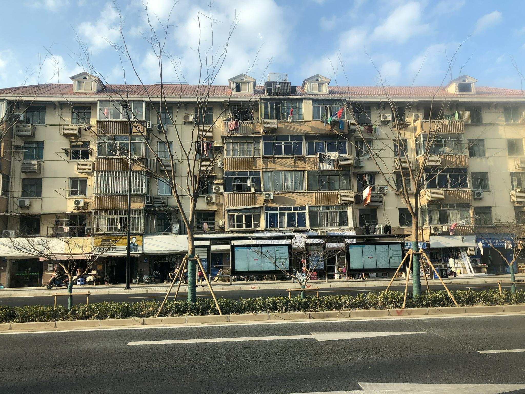 上海浦东大道六车道通车在即,13条公交线今起回归