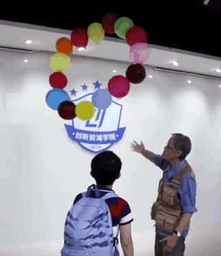 72岁硬核姥姥退休当网红，吸粉百万，真实身份不简单！休闲区蓝鸢梦想 - Www.slyday.coM