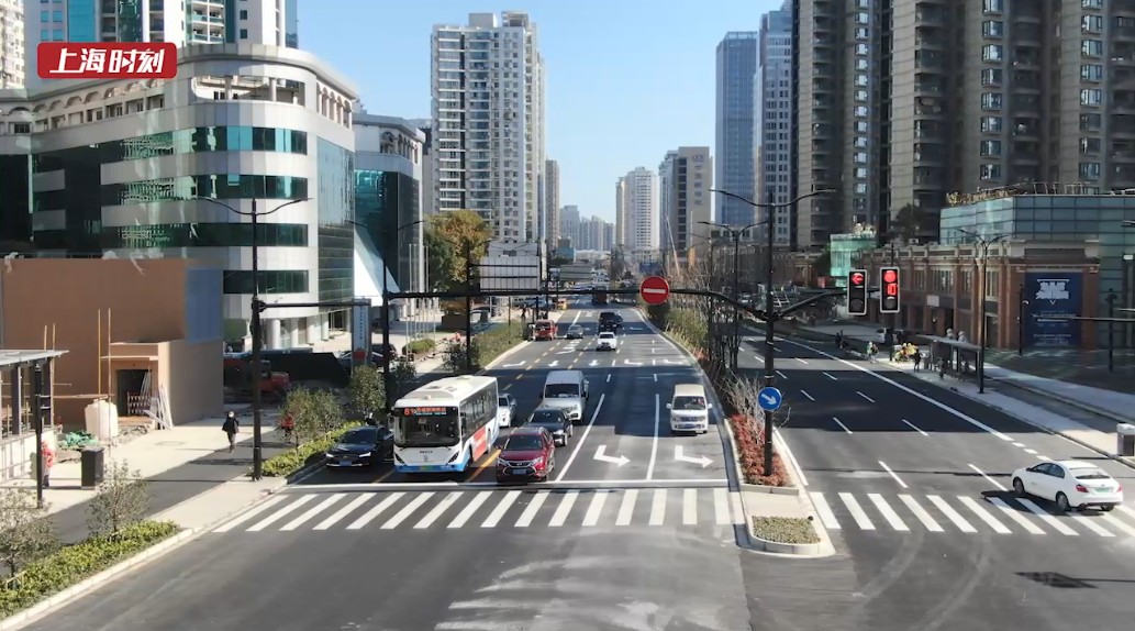 上海浦东大道上的公交车又回来了恢复行驶线路13条地铁14号线也要来了