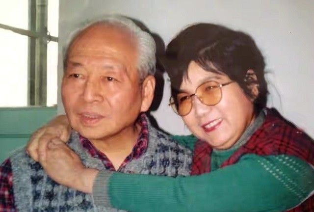 新凤霞和吴祖光女追男的爱情典范在晚年瘫痪后更见人心