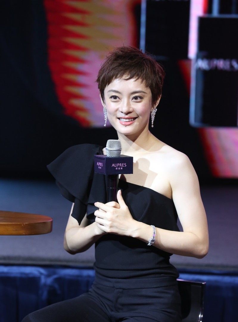 孙俪气质迷人,娘娘发福大秀麒麟臂双下巴|麒麟|孙俪|文艺兵_新浪新闻